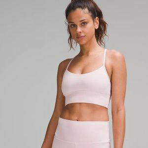 Lululemon bra size 4 in violet colour